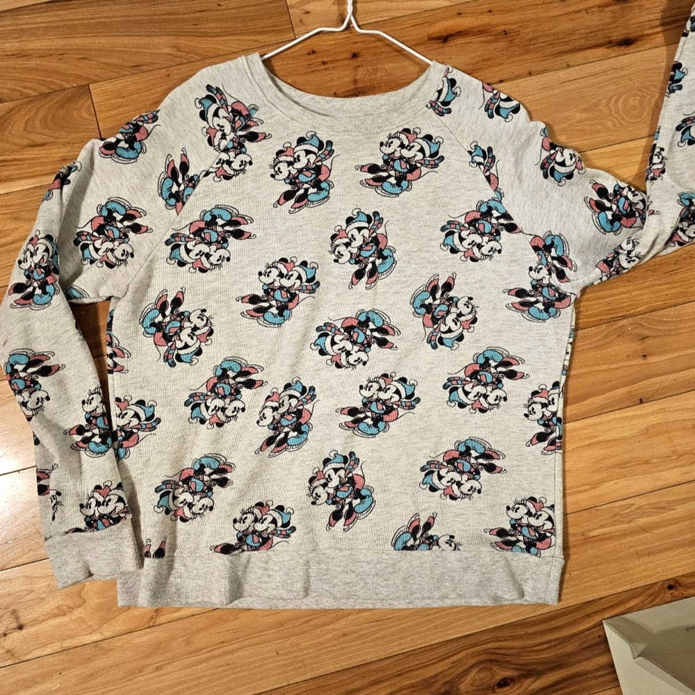 Disney Minnie and mickey Mouse Sweater, womens